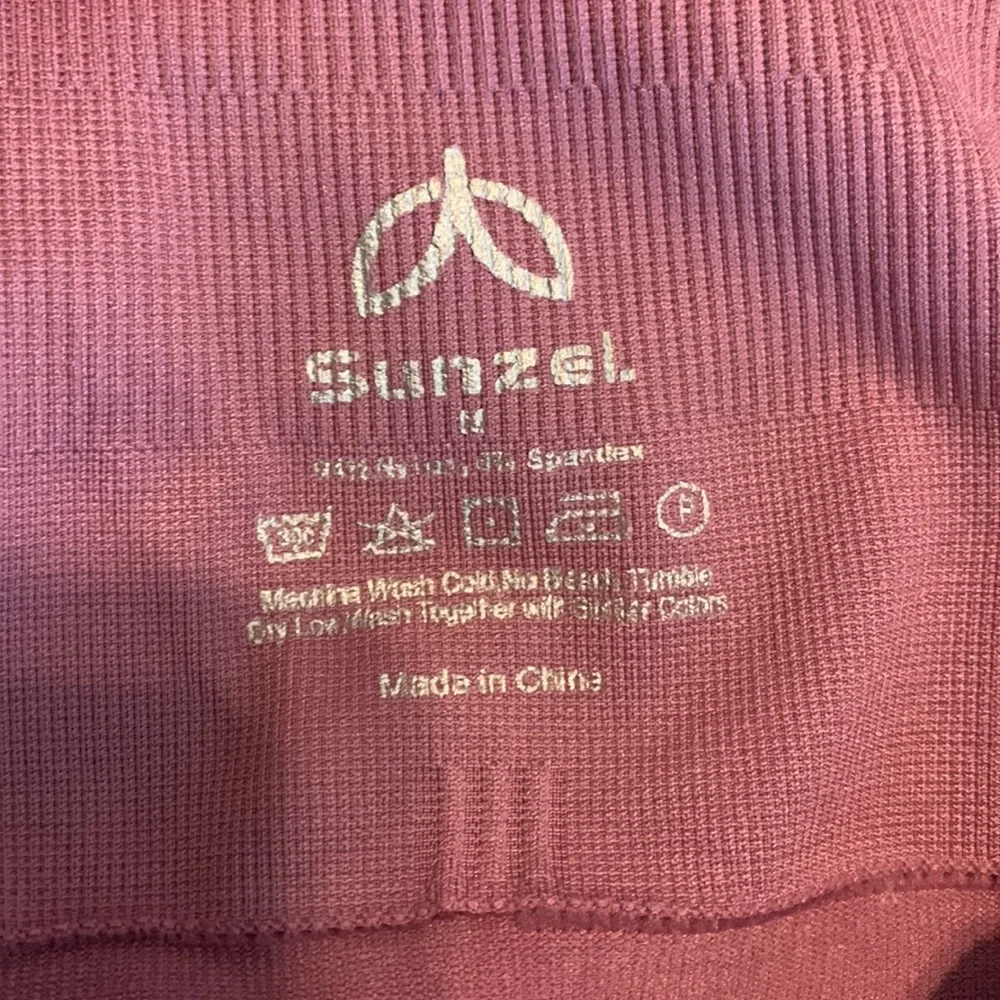 Sunzel high waisted leggings size medium Color Bordeaux - Picture 4 of 4